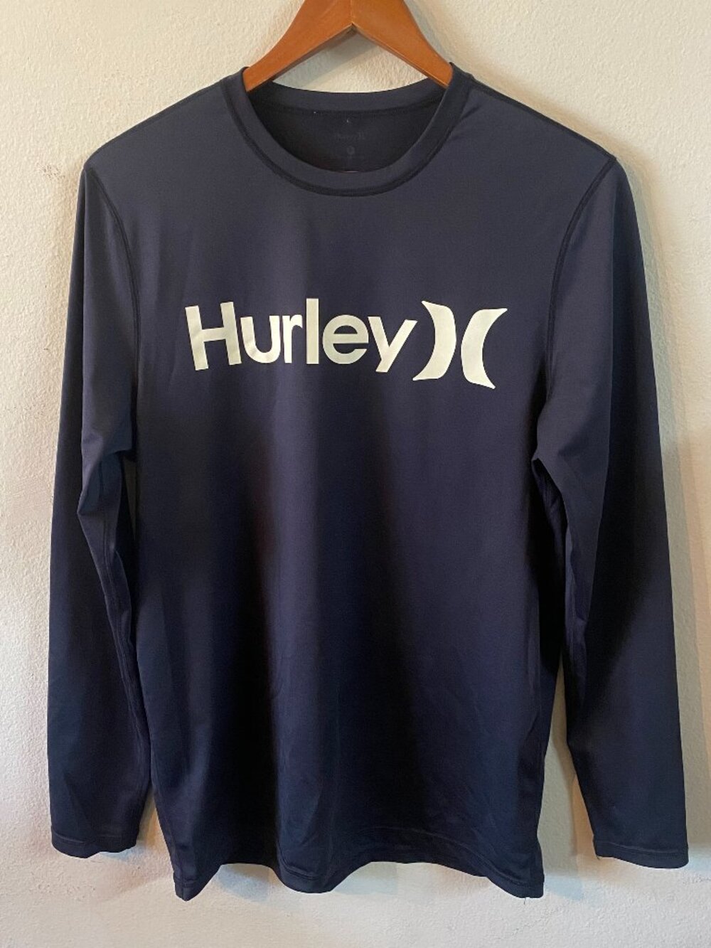 HURLEY MEDIUM BLACK MEN'S ONE & ONLY LONG-SLEEVE GRAPHIC RASH GUARD SHIRT